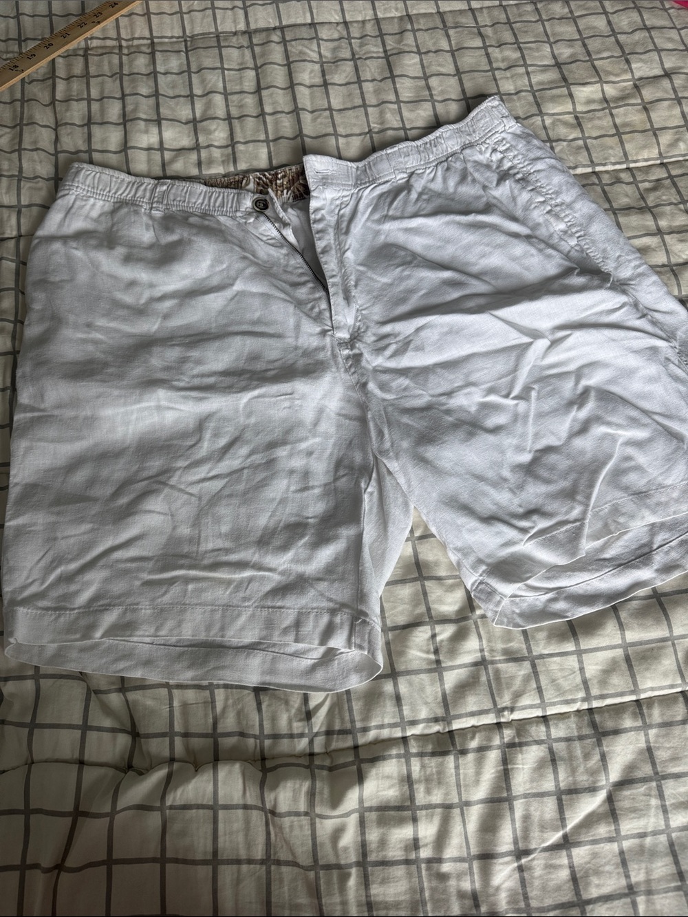 Men's White Flat-Front Linen Shorts